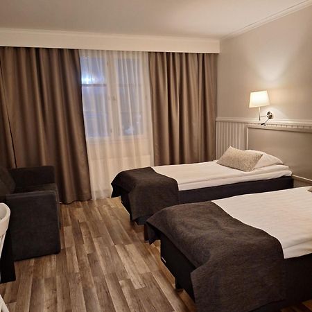 Juthbacka Hotell Uusikaarlepyy Exterior foto