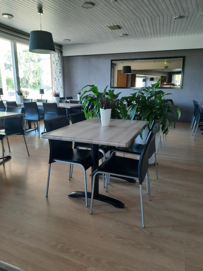 Juthbacka Hotell Uusikaarlepyy Exterior foto