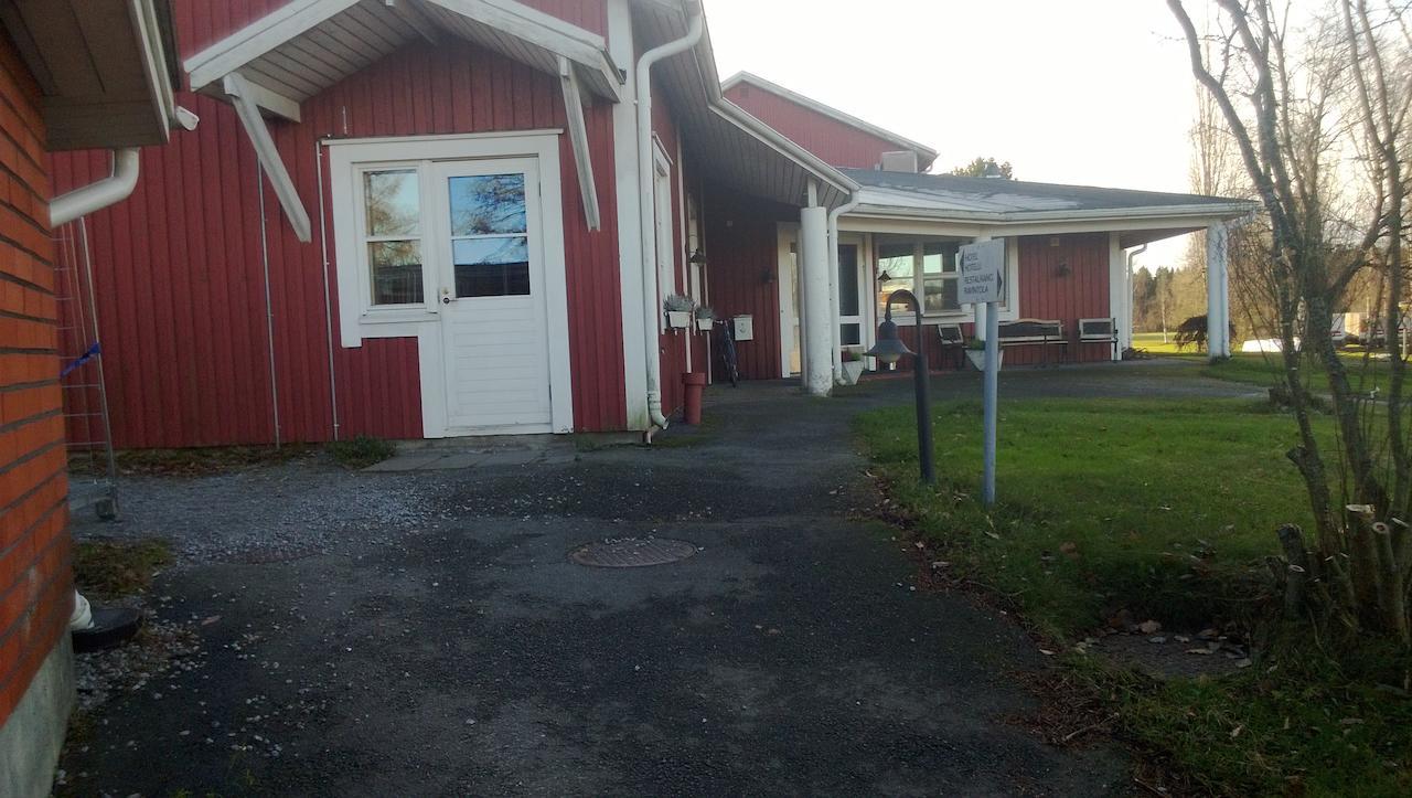 Juthbacka Hotell Uusikaarlepyy Exterior foto